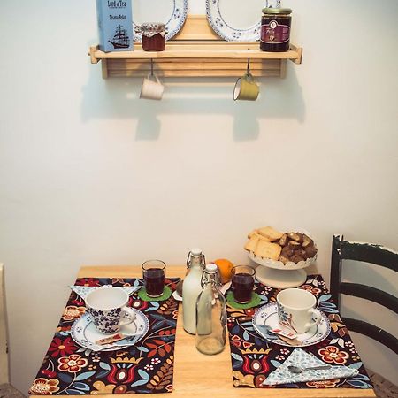 La Finestra Sul Cortile Bed & Breakfast Atri Bagian luar foto