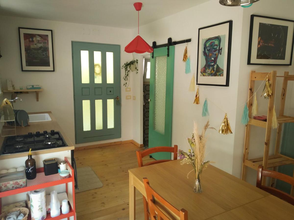 La Finestra Sul Cortile Bed & Breakfast Atri Bagian luar foto
