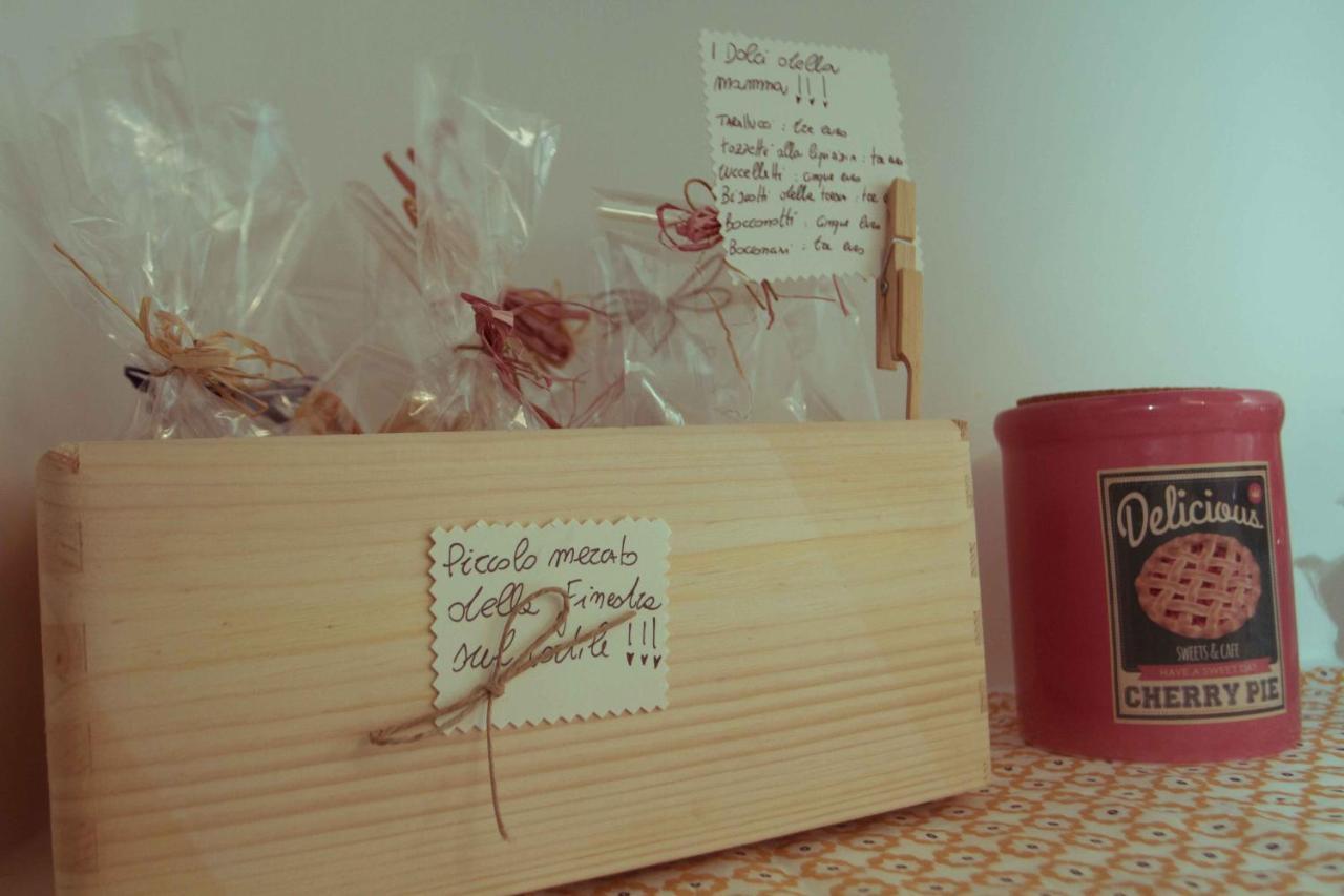La Finestra Sul Cortile Bed & Breakfast Atri Bagian luar foto