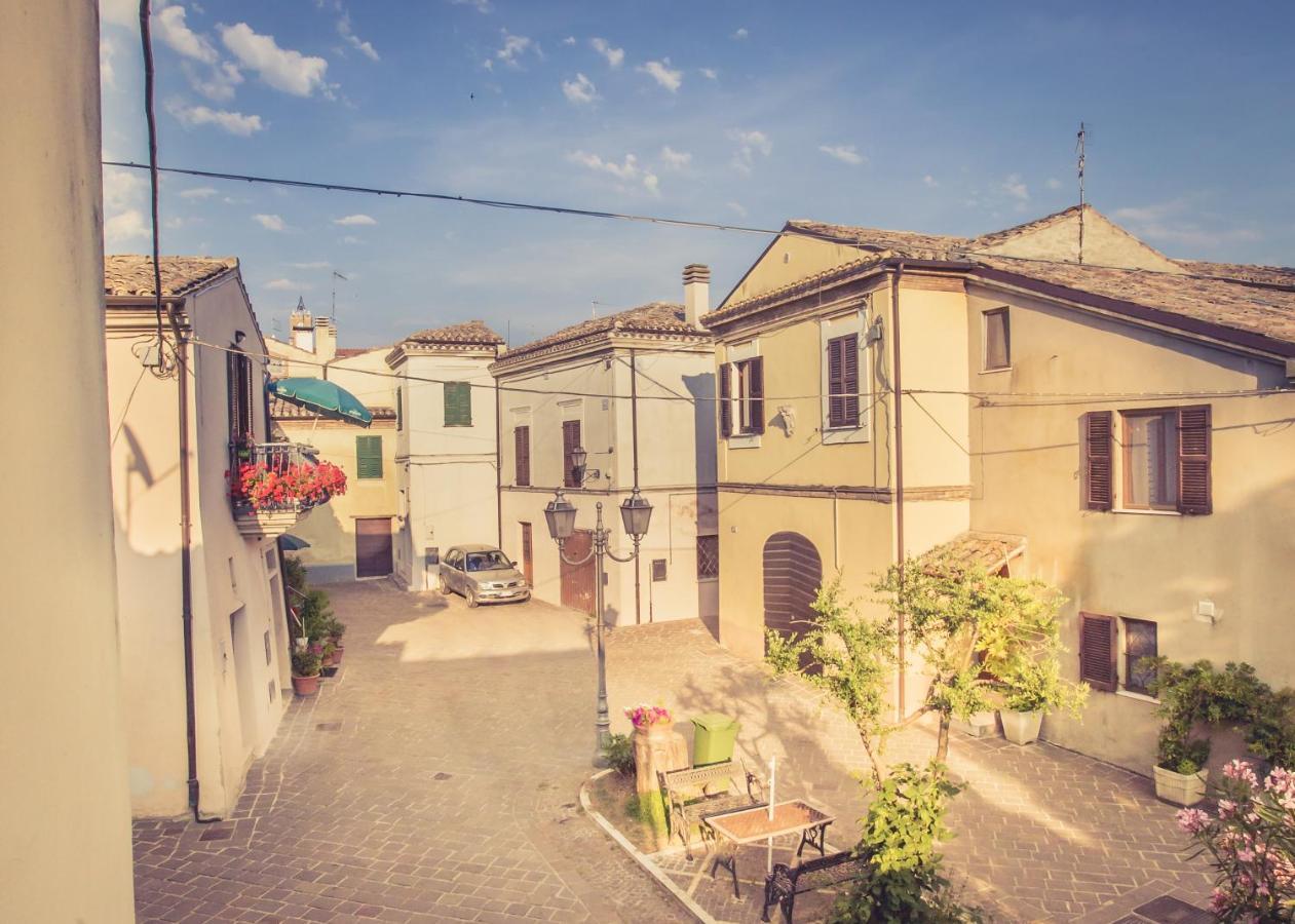 La Finestra Sul Cortile Bed & Breakfast Atri Bagian luar foto