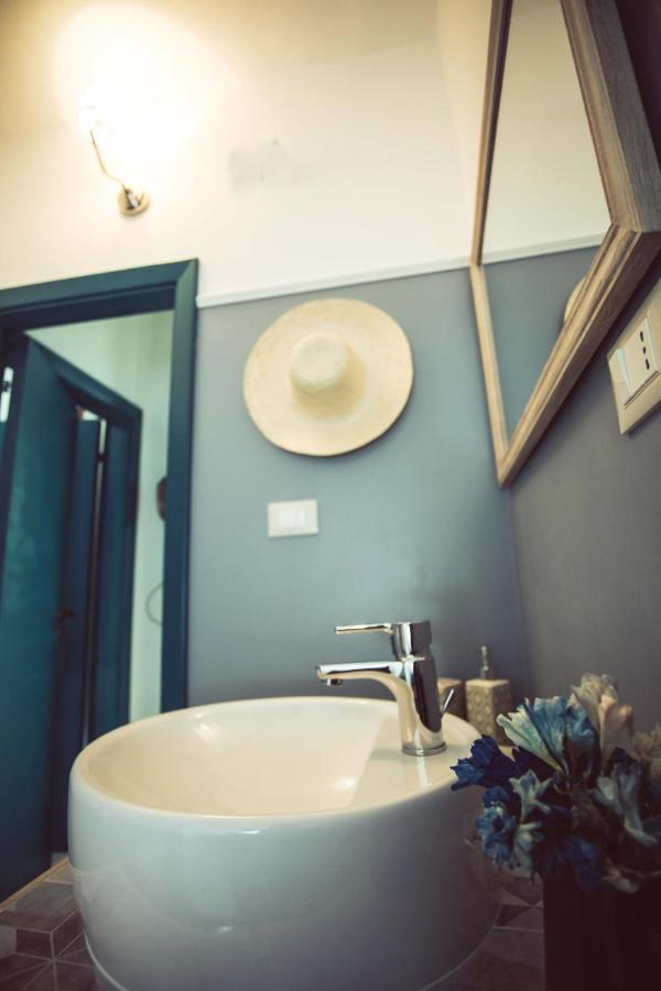 La Finestra Sul Cortile Bed & Breakfast Atri Bagian luar foto
