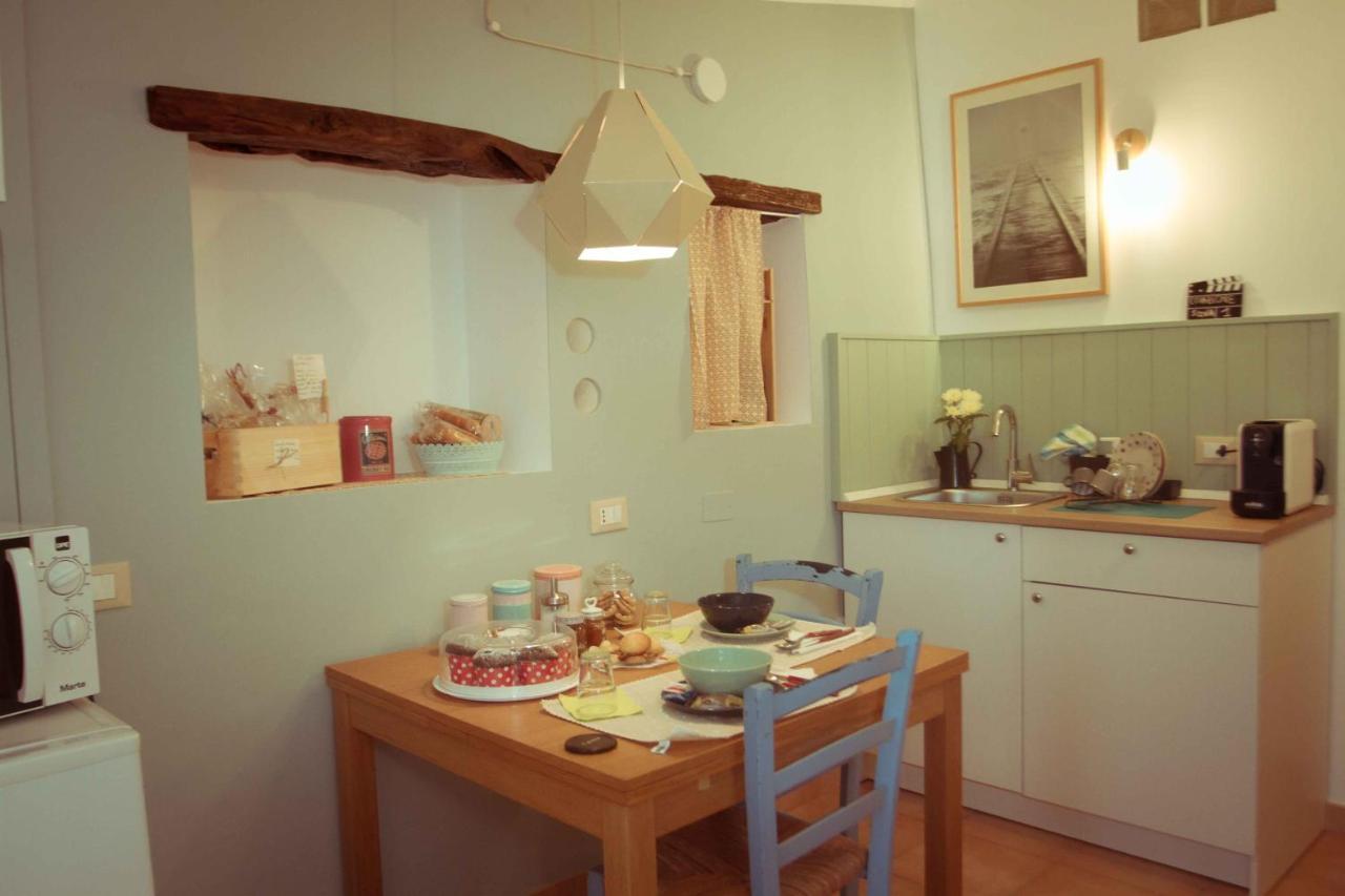 La Finestra Sul Cortile Bed & Breakfast Atri Bagian luar foto